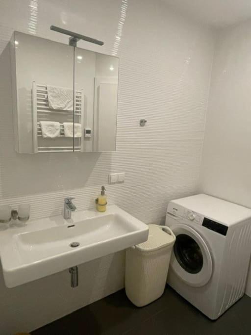 New Central Apartments Westbahnhof فيينا المظهر الخارجي الصورة